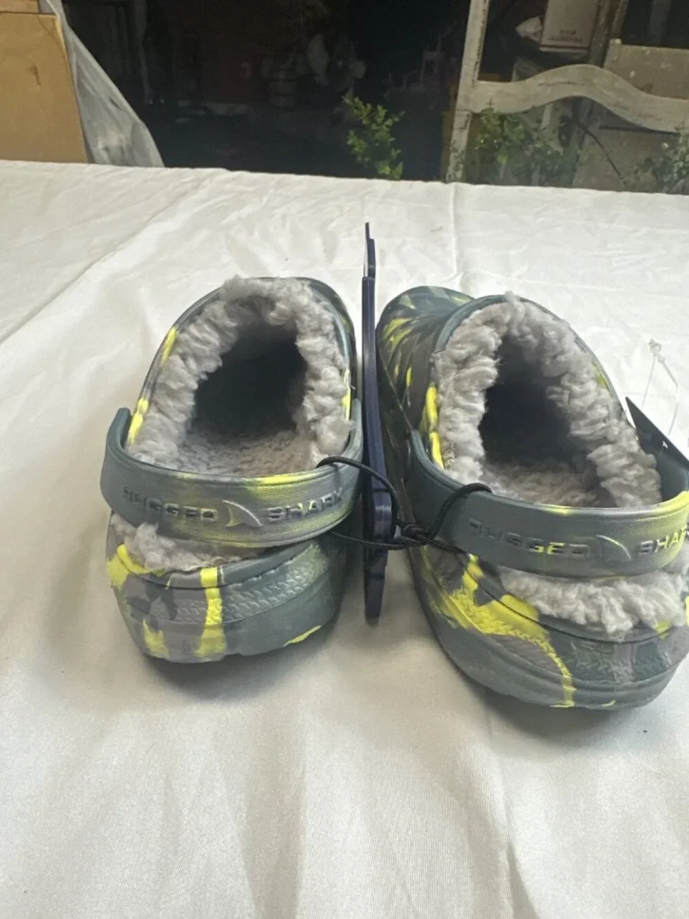 rugged shark boys size 13 nwt lined clog youth nwt